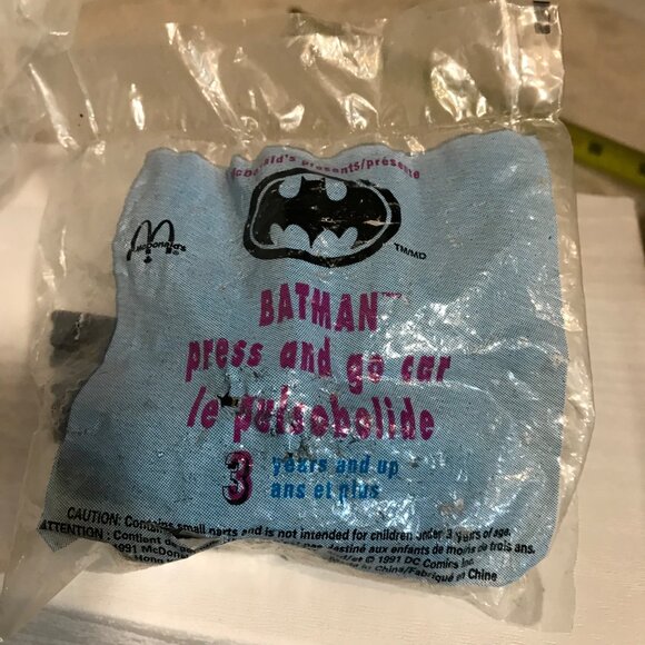 Batman Press & Go Car Sealed McDonalds Happy Meal Toy 1991 Collectible - Picture 3 of 3
